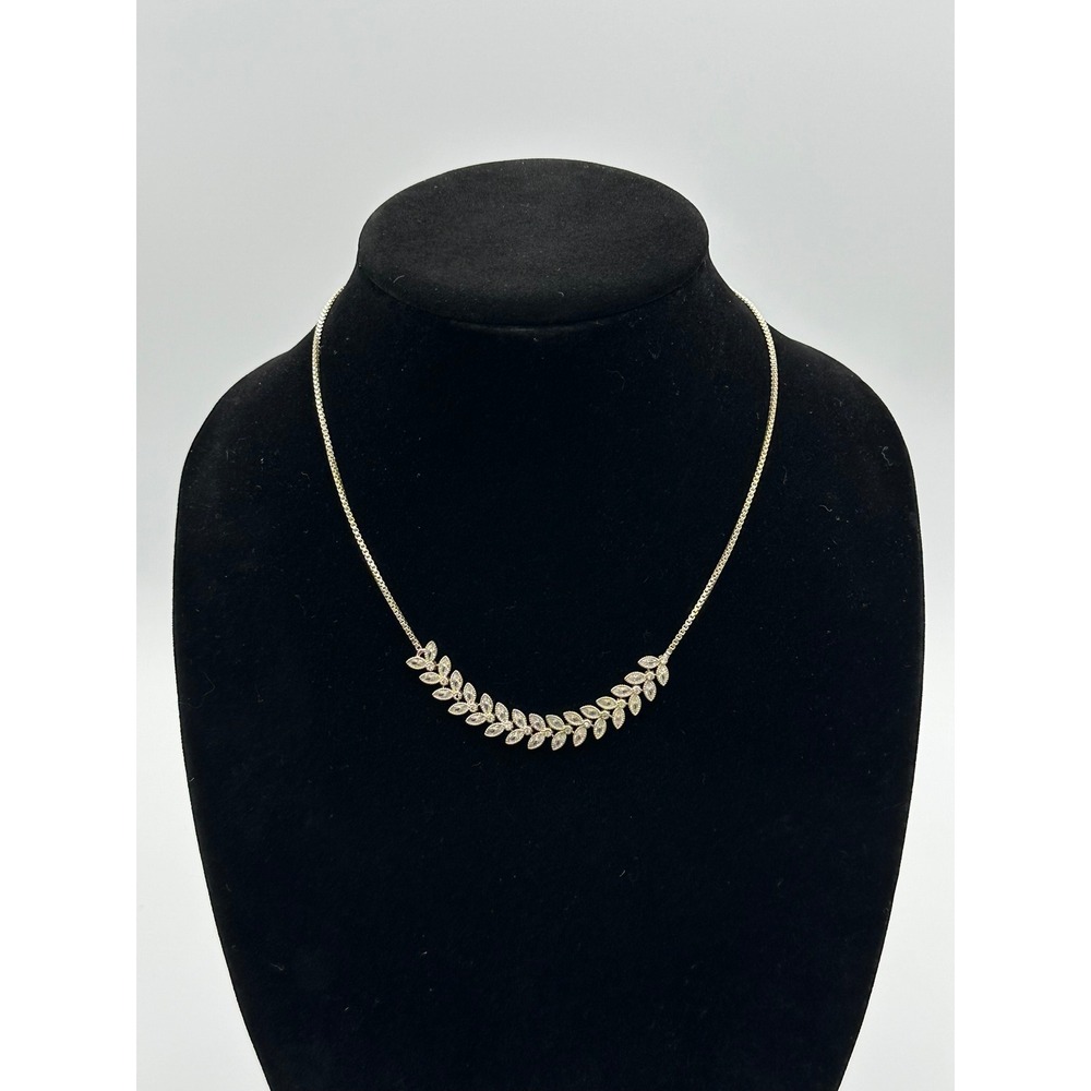Banana Republic Gold Tone Crystal Laurel Leaf Box Chain Necklace 8in Drop